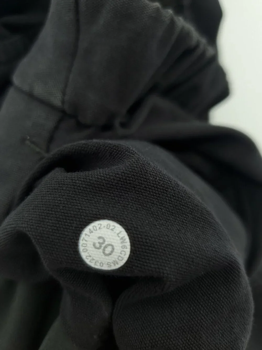 Lululemon Light Utilitech Cargo Pocket High-Rise Crop Sz 30 Graphite Grey